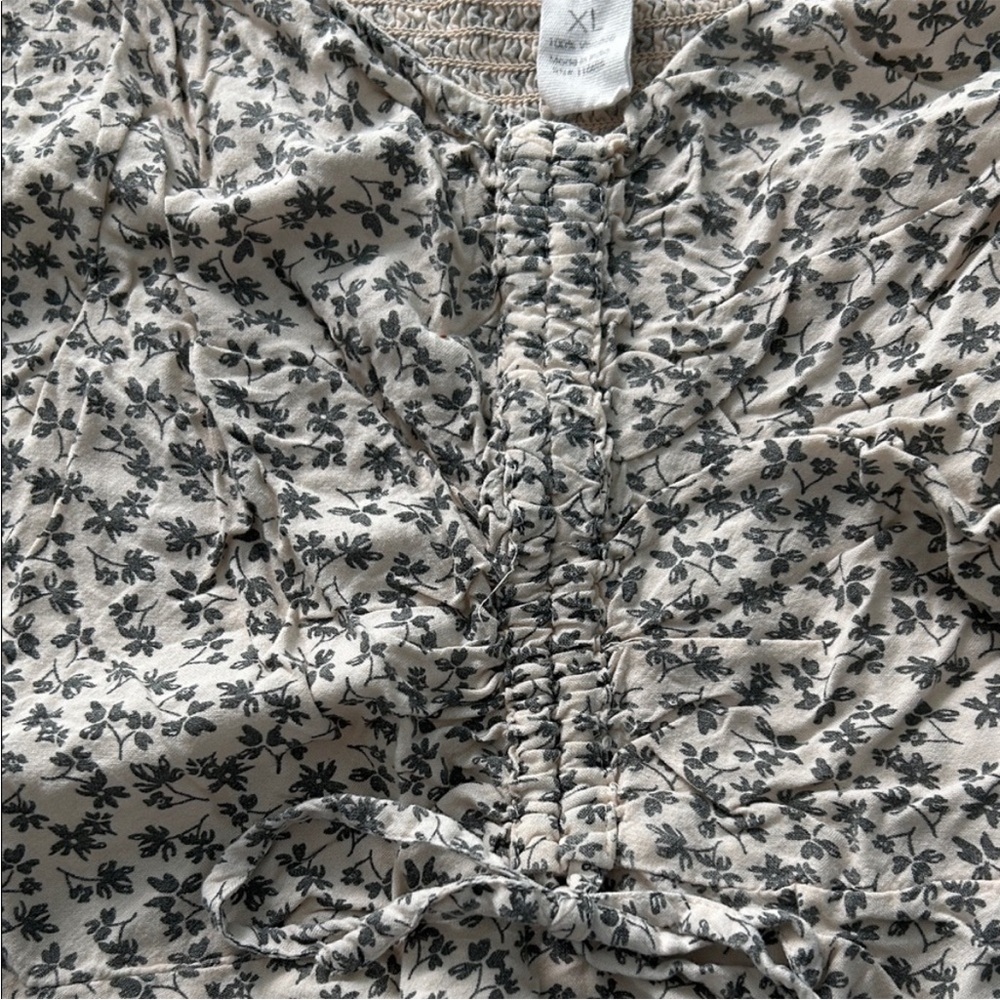 Floral Ruffle Sleeve Top - Picture 3 of 5